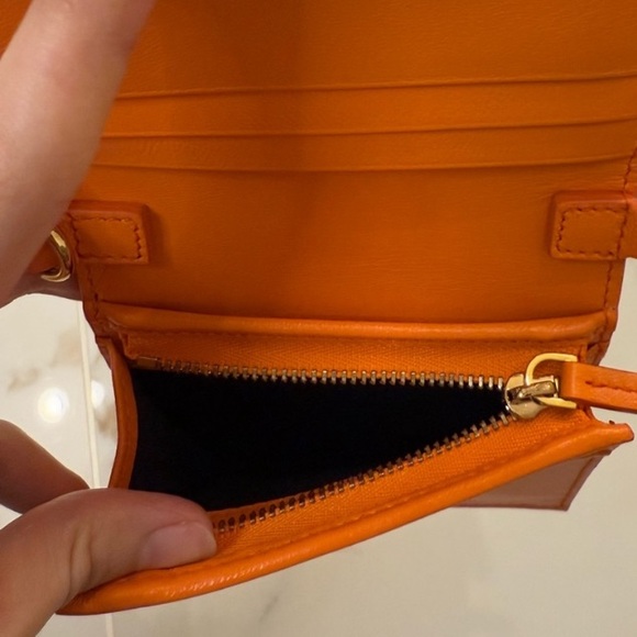 Versace Greca Goddess Chain Wallet - worn once 💞 - Picture 4 of 5